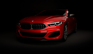 Красная BMW на чёрном фоне